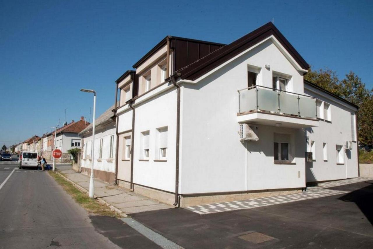 Apartmani Oaza Дарувар Екстер'єр фото